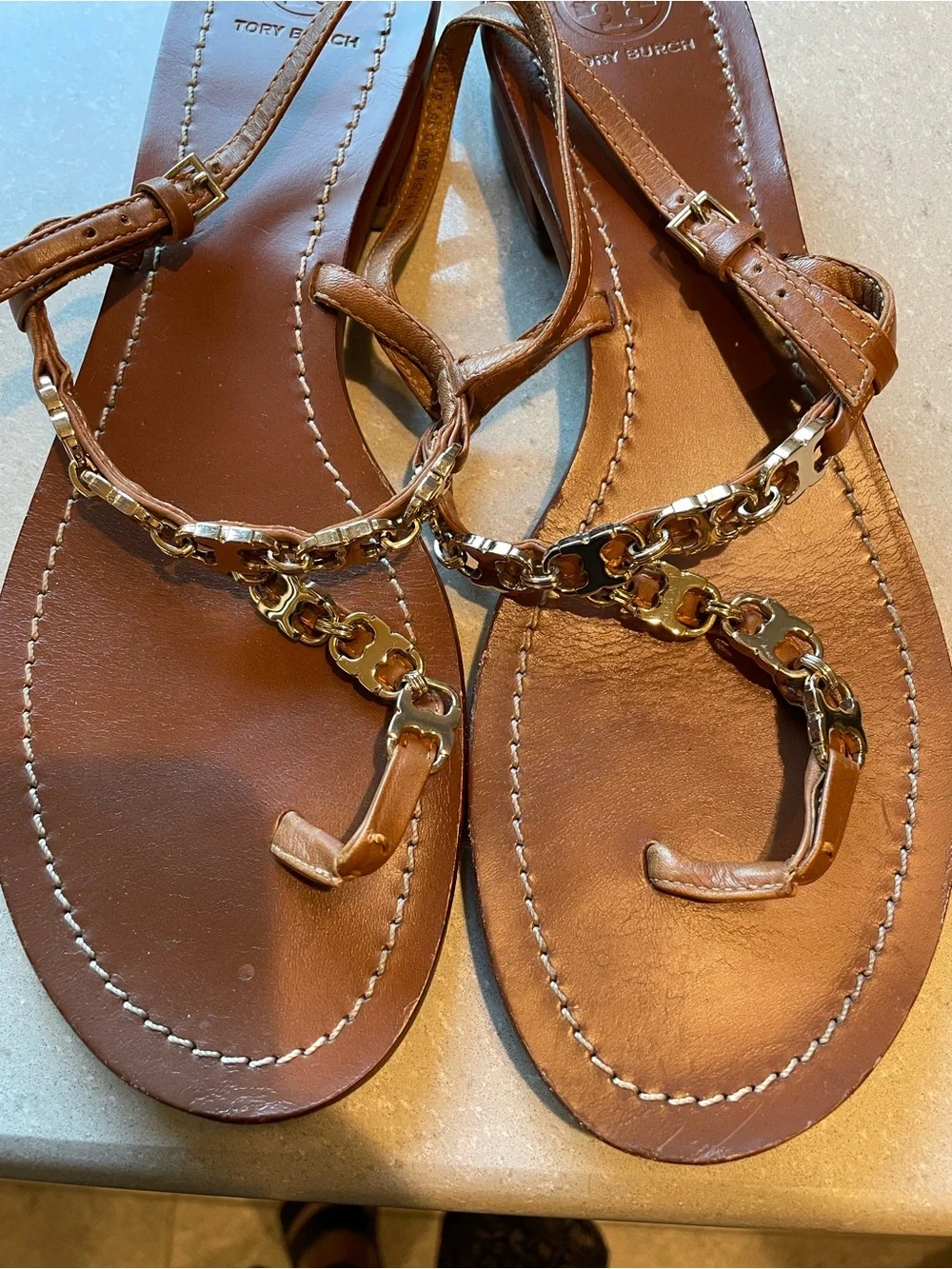 Tory Burch Gemini Link T-Strap Sandals | Cognac Brown